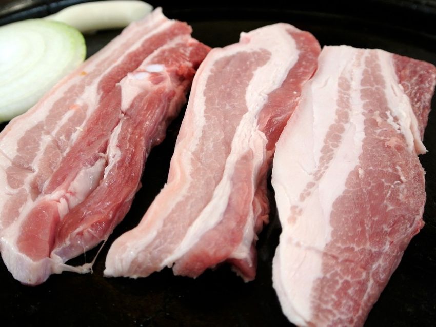 ¿Cuánto dura la carne de cerdo cruda en el freezer?